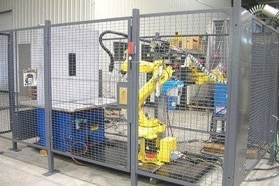 Fanuc robotic welding cell with cage